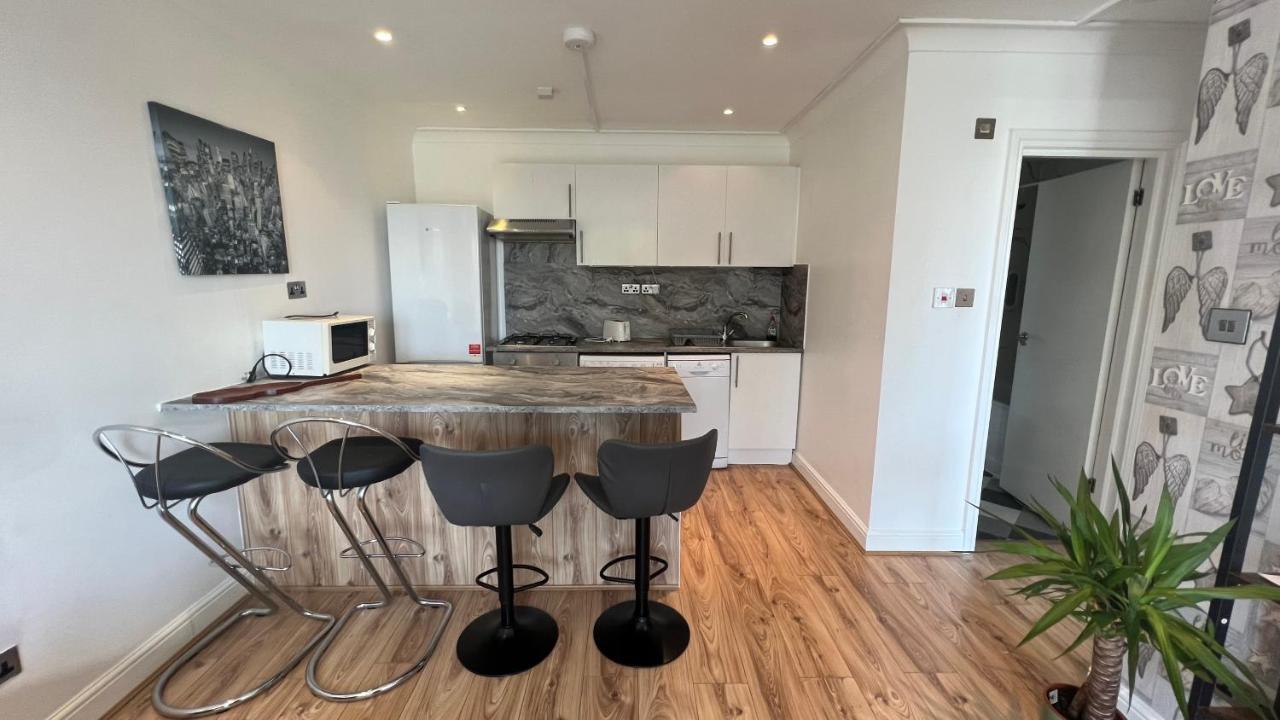 Comfy 2 Bedroom Apartments - Finchley Road, Лондон Экстерьер фото