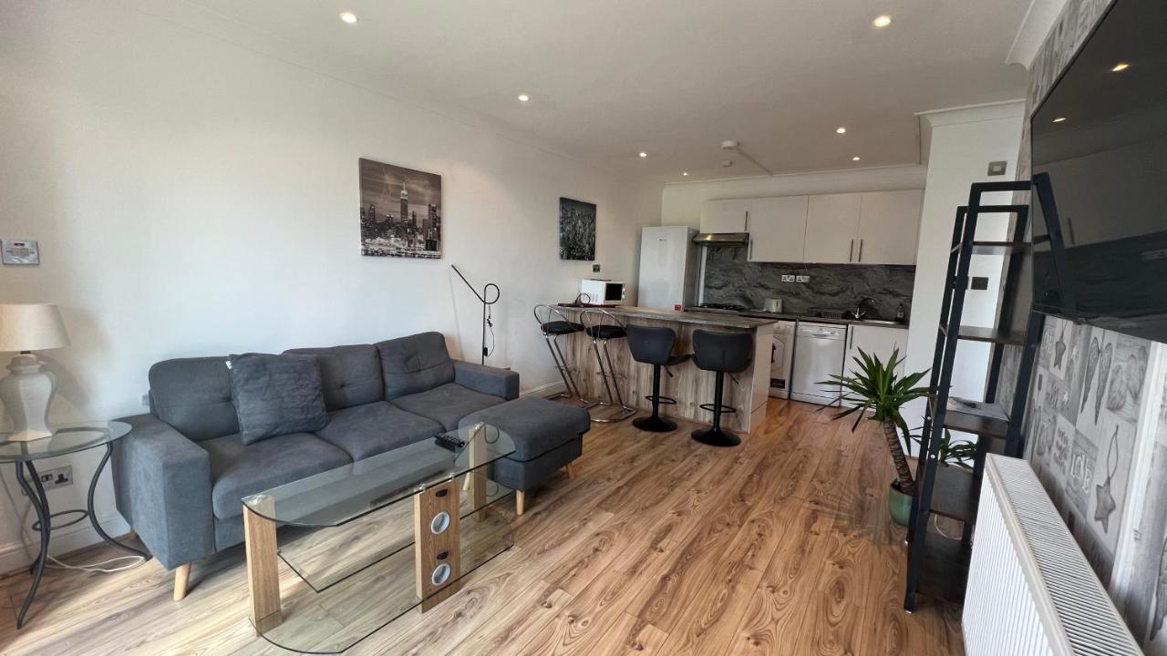 Comfy 2 Bedroom Apartments - Finchley Road, Лондон Экстерьер фото