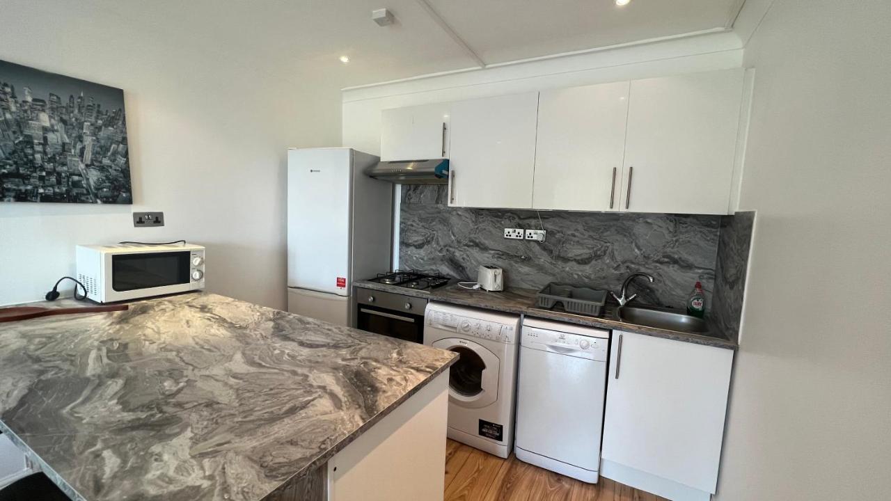 Comfy 2 Bedroom Apartments - Finchley Road, Лондон Экстерьер фото