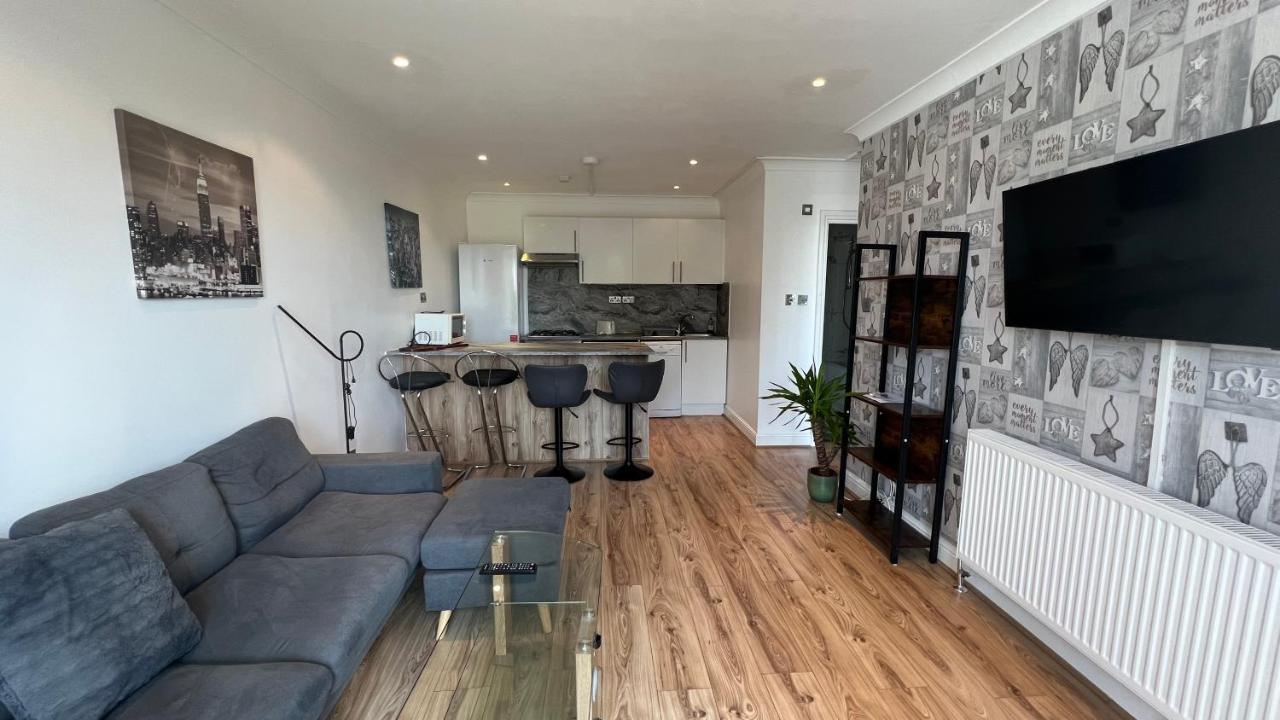 Comfy 2 Bedroom Apartments - Finchley Road, Лондон Экстерьер фото