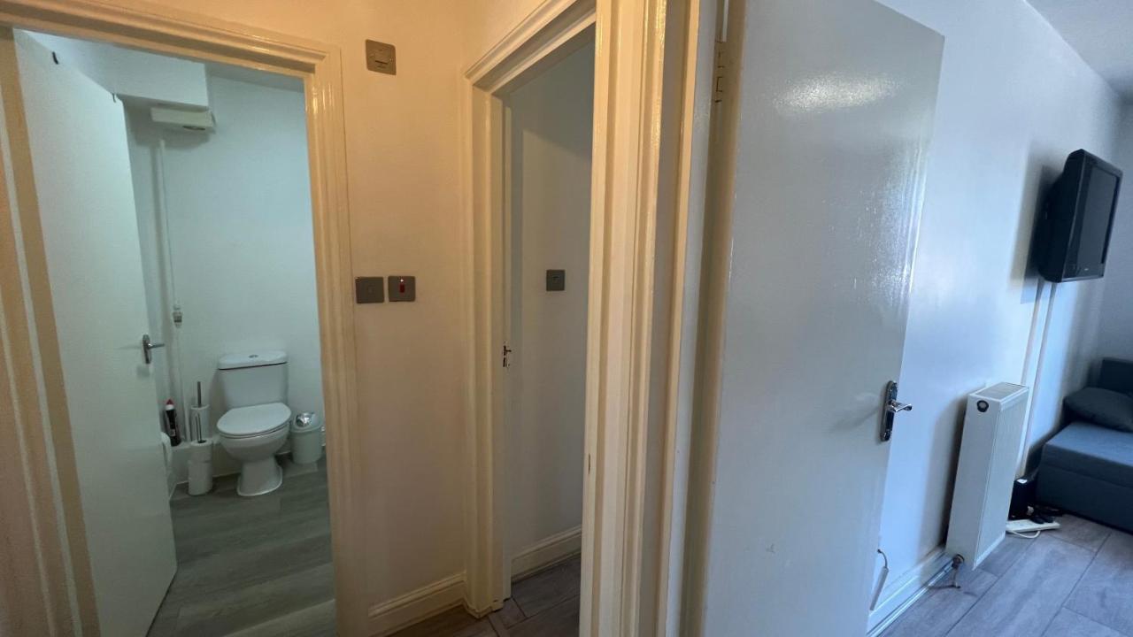 Comfy 2 Bedroom Apartments - Finchley Road, Лондон Экстерьер фото