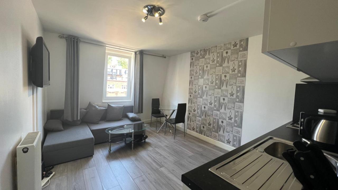 Comfy 2 Bedroom Apartments - Finchley Road, Лондон Экстерьер фото