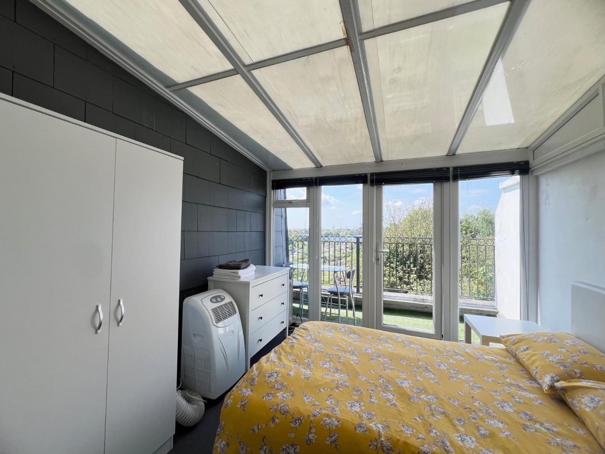 Comfy 2 Bedroom Apartments - Finchley Road, Лондон Экстерьер фото