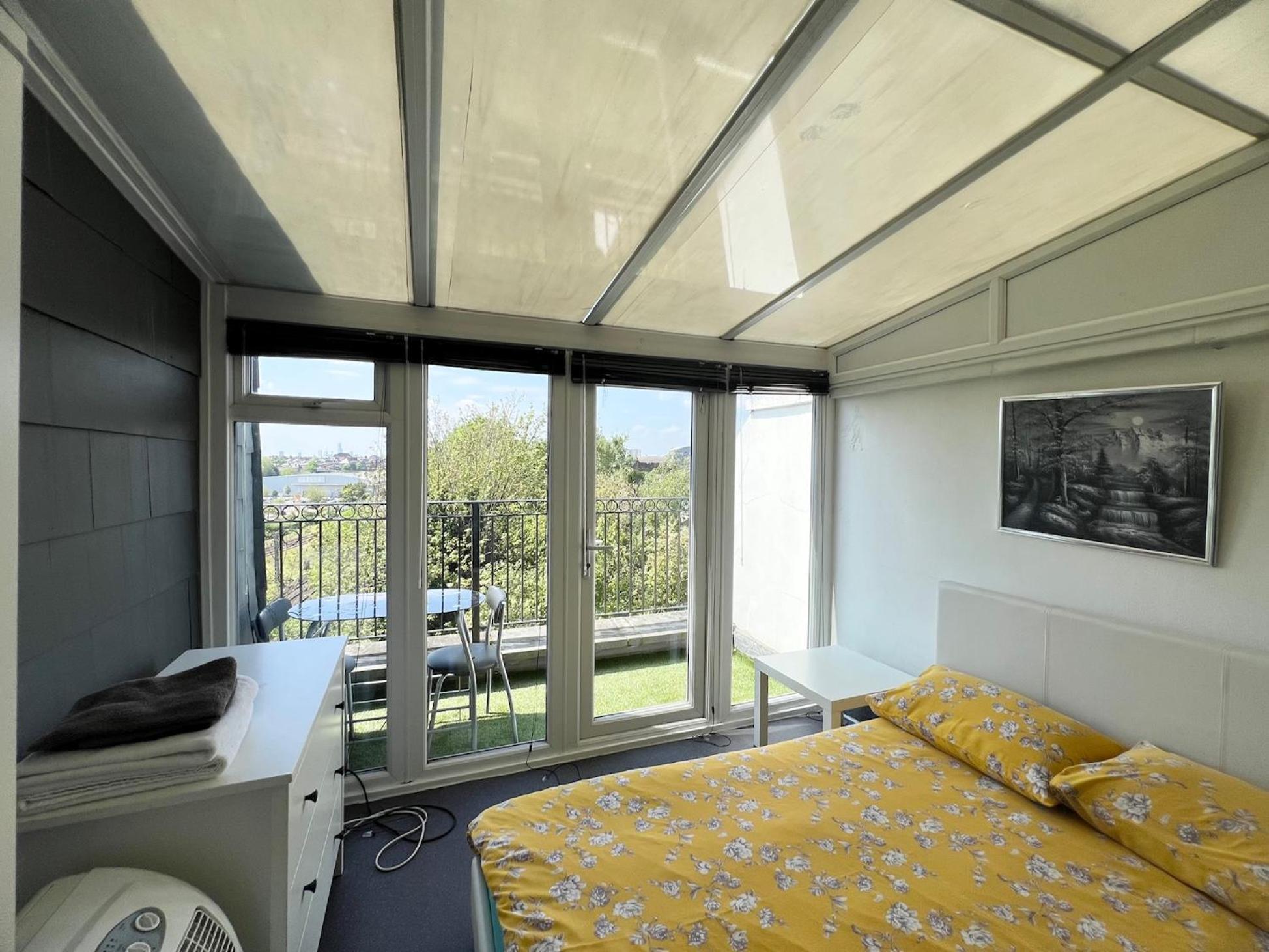 Comfy 2 Bedroom Apartments - Finchley Road, Лондон Экстерьер фото